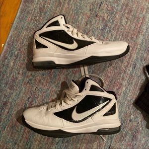 Women’s Nike Flywire Basketball Sneakers